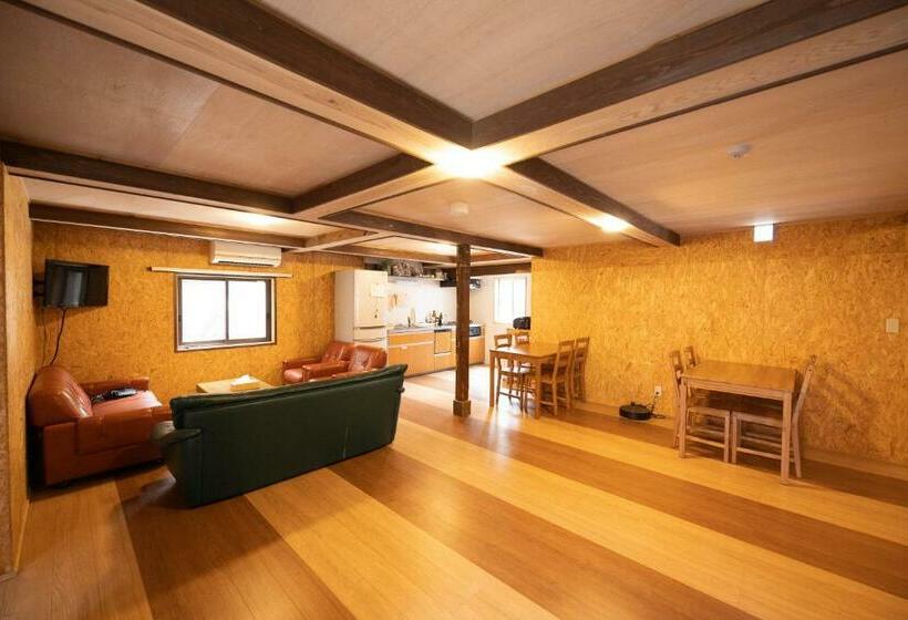 스탠다드 트리플 룸, Hostel Perch