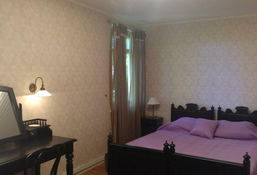 اتاق لوکس, Mamma Mia Guest House