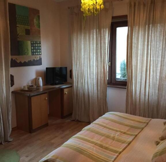 اتاق استاندارد, Chambres D Hôtes L Ecrin Des Saveurs