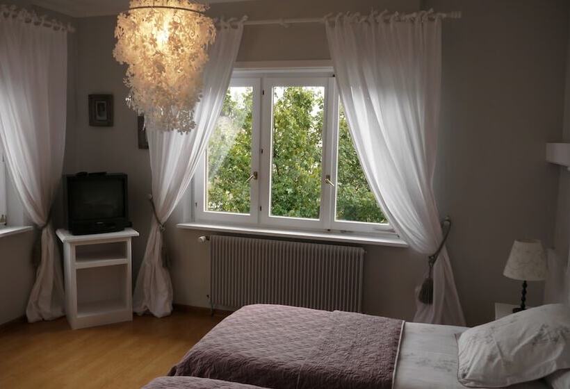 اتاق راحتی, Chambres D Hôtes L Ecrin Des Saveurs