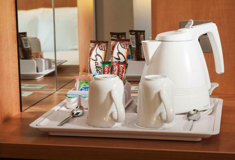 Номер Стандарт Адаптированный для Инвалидов, Holiday Inn Edinburgh Zoo, An Ihg
