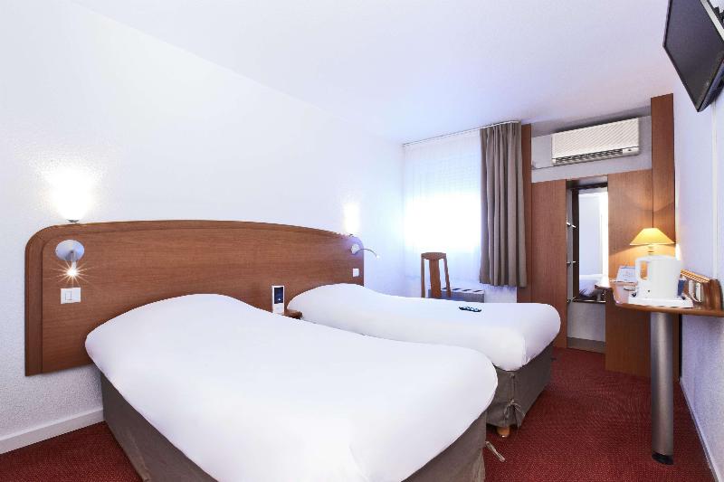 Номер Стандарт, Kyriad Toulon Est Hyeres La Garde