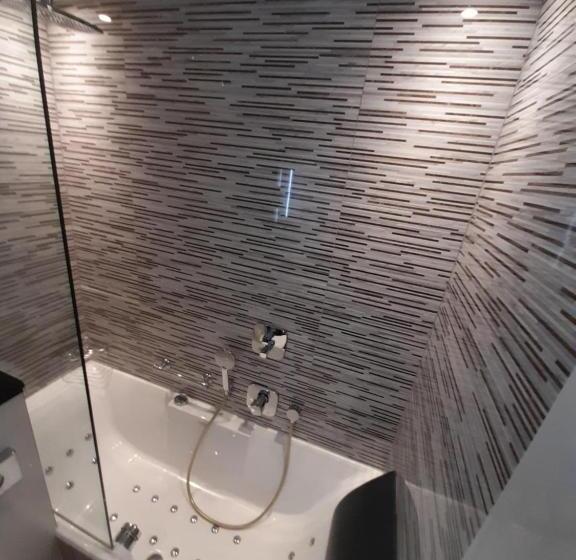 اتاق سوپریور, Mercure Paris Arc De Triomphe Wagram