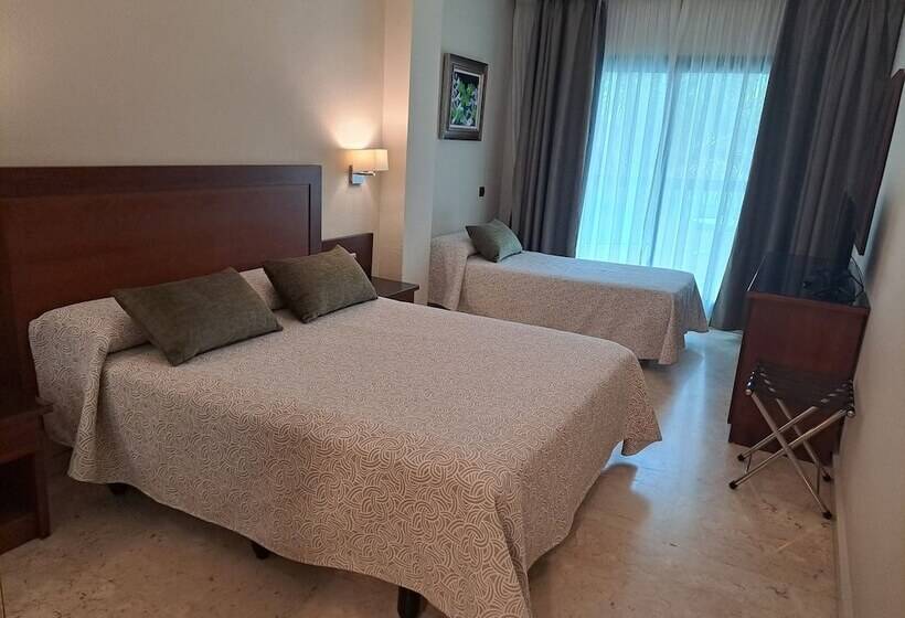 Номер Стандарт Трехместный, Torremar   Mares