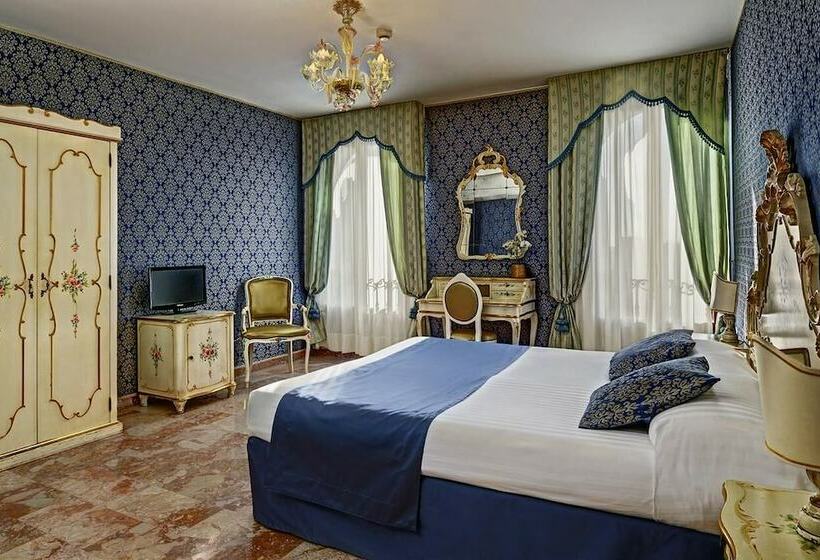 اتاق استاندارد چهار تخته, Tre Archi