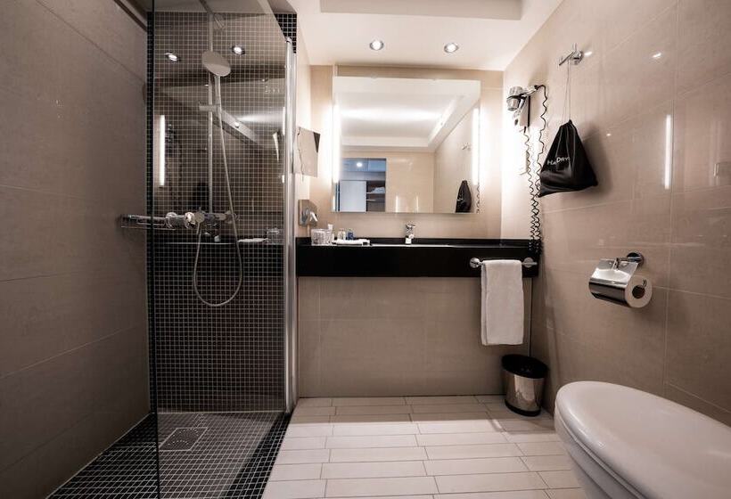 Номер Стандарт, Radisson Blu Conference Hotel, Düsseldorf