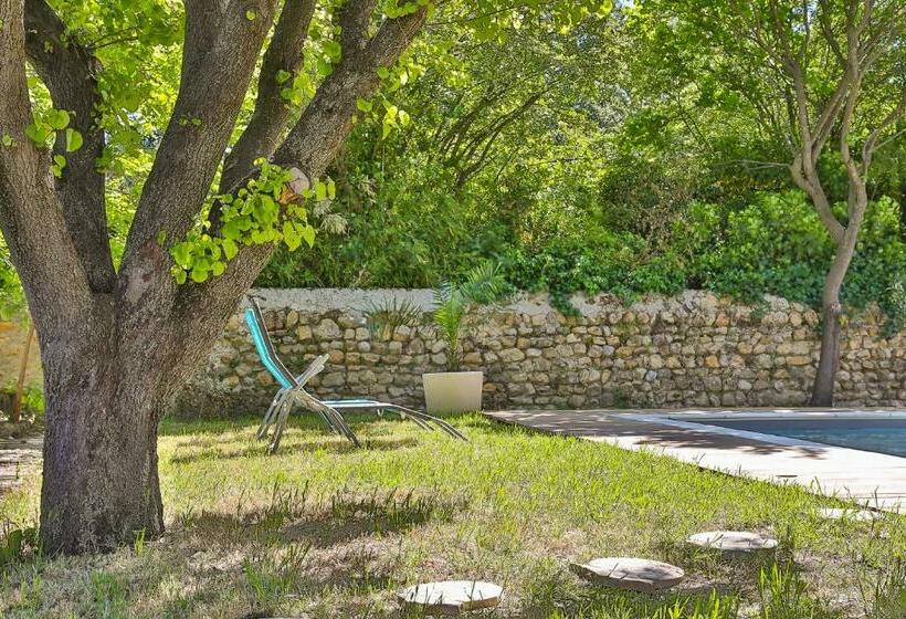 Номер Стандарт Вид на Сад, Maison D'hôtes 1800