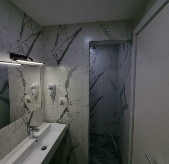 Quarto Economy, Himara 28