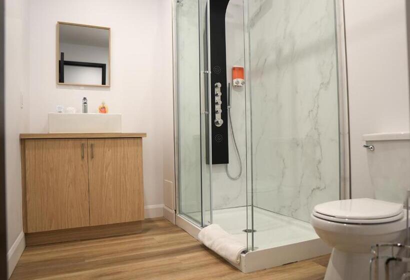 Номер Стандарт, Hôtel St Alexis