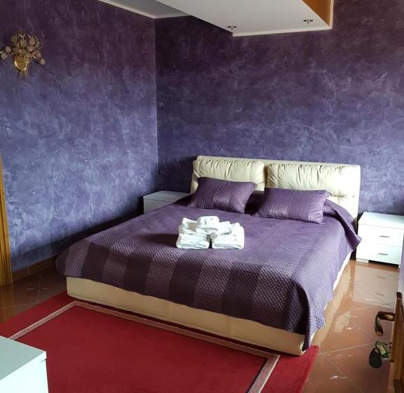 标准间, Liberty Rooms