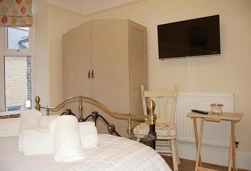 Номер Стандарт, Saint Cadfans Lodge