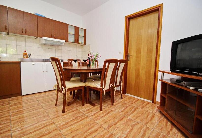 Апартаменты Комфорт 1 Спальня, Apartments Veselka