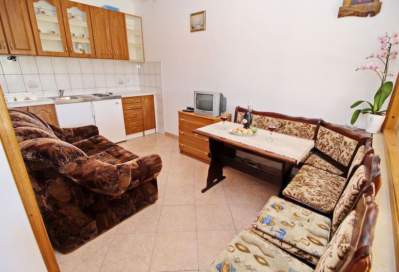 آپارتمان راحتی 1 خوابه, Apartments Veselka