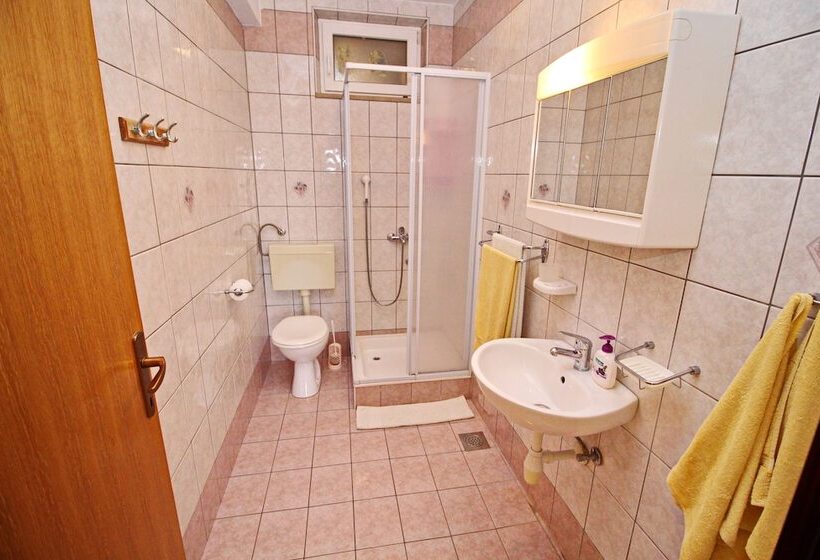 Апартаменты Комфорт 1 Спальня, Apartments Veselka