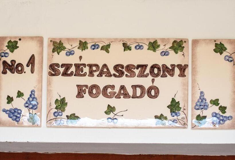 豪华工作室, Szépasszony Fogadó