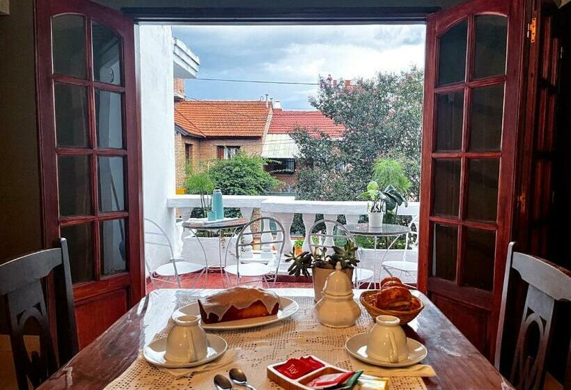 اتاق استاندارد با سرویس بهداشتی مشترک, Calchaquíes Home Hostel