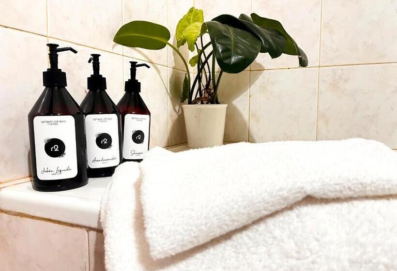 اتاق لوکس با بالکن, Calchaquíes Home Hostel