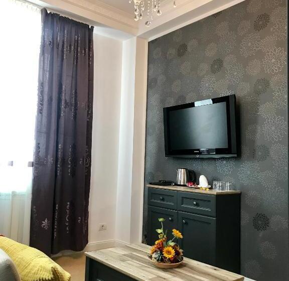 Deluxe Suite King Bed, Vila 18 Hotel Boutique