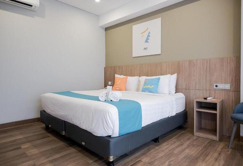 Номер Deluxe, Sans Hotel Puri Indah Jakarta