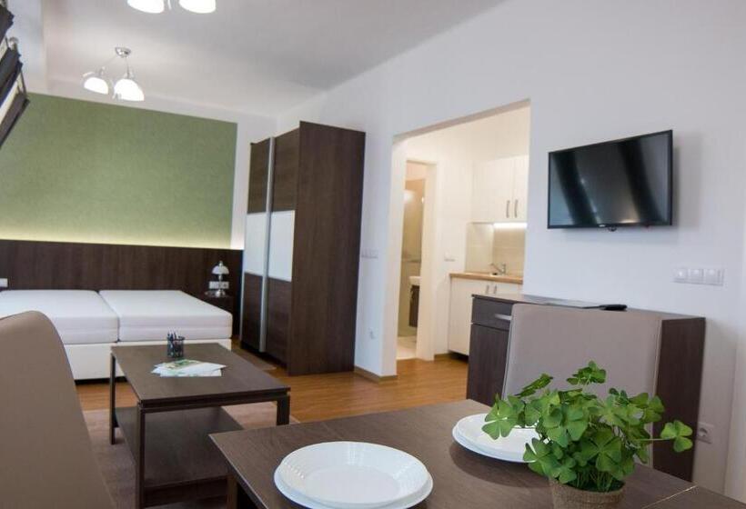 Студия Стандарт, Mecset Apartman