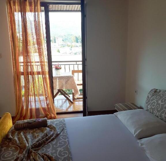 اتاق استاندارد با چشم‌انداز کوهستان, Guesthouse Dona