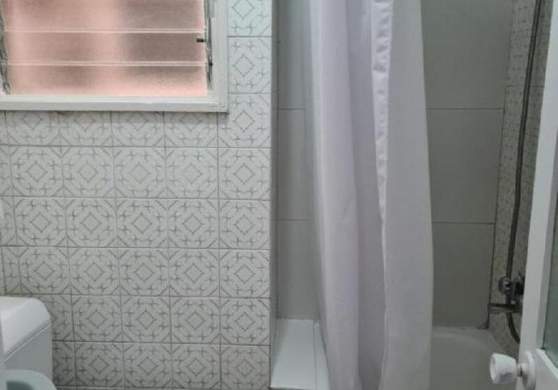 スタンダードスタジオ, Apartamentos Catalina Park