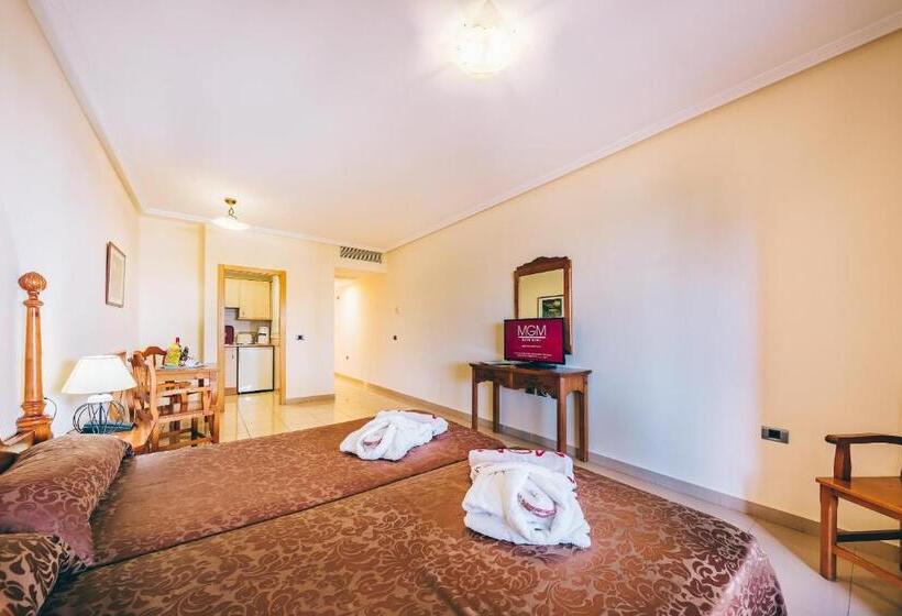 Номер Стандарт с Террасой, Grand Muthu Golf Plaza Hotel & Spa