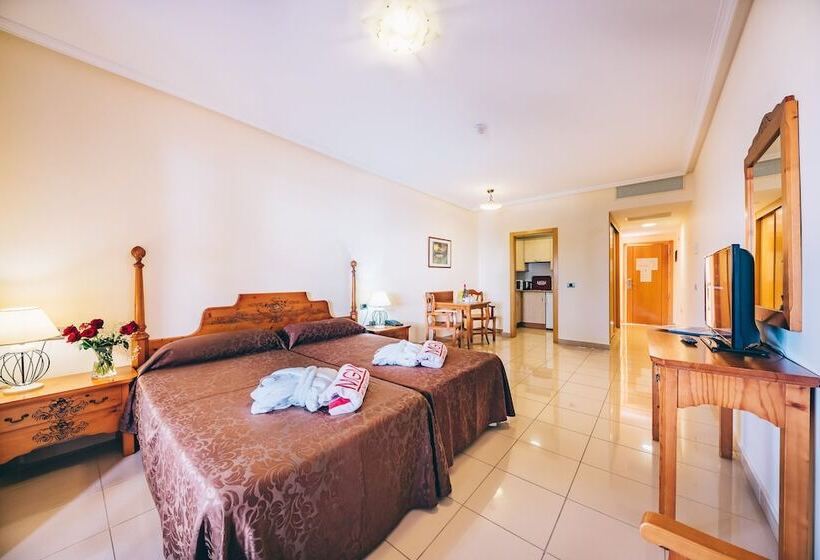 Номер Стандарт с Террасой, Grand Muthu Golf Plaza Hotel & Spa