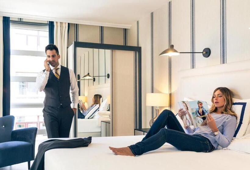 디럭스 룸 킹사이즈 침대, Mercure Jardines De Albia