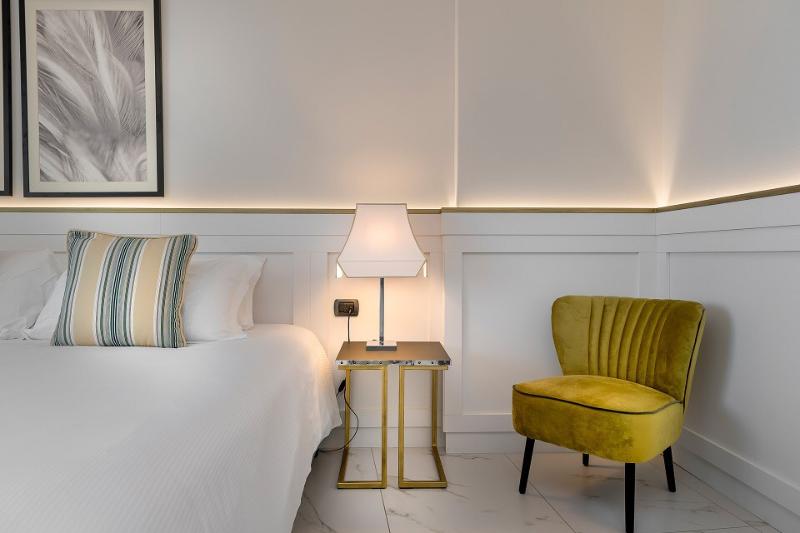اتاق راحتی با چشم‌انداز دریا, Savoia Hotel Rimini