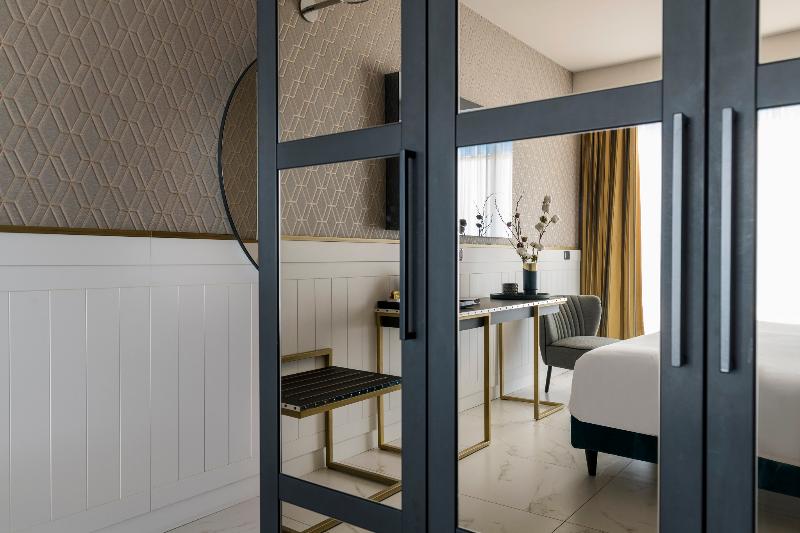 اتاق لوکس با چشم‌انداز دریا, Savoia Hotel Rimini