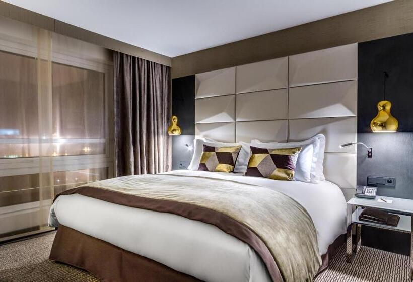 Junior Suite King Size Bed, Sofitel Warsaw Victoria