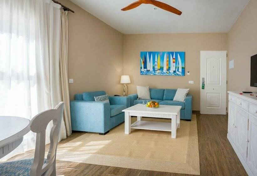 Люкс Вид на Бассейн, Vitalclass Lanzarote Resort