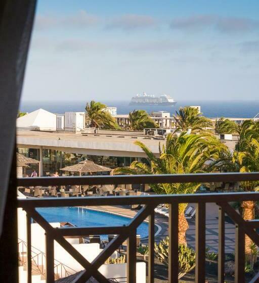 Номер Стандарт Вид на Бассейн, Vitalclass Lanzarote Resort