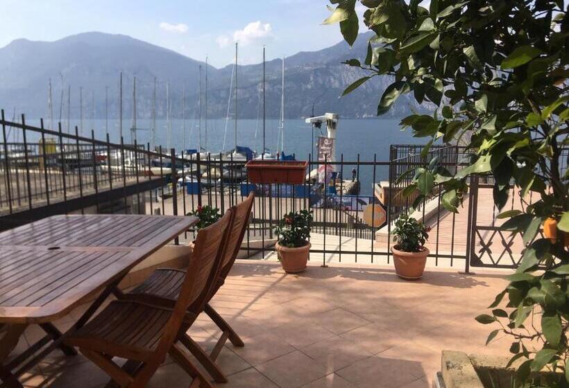 1 Bedroom Apartment Lake View, Casa Ines Fronte Lago