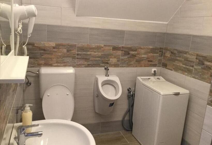 Четырехместный Номер Стандарт, Avas Apartman