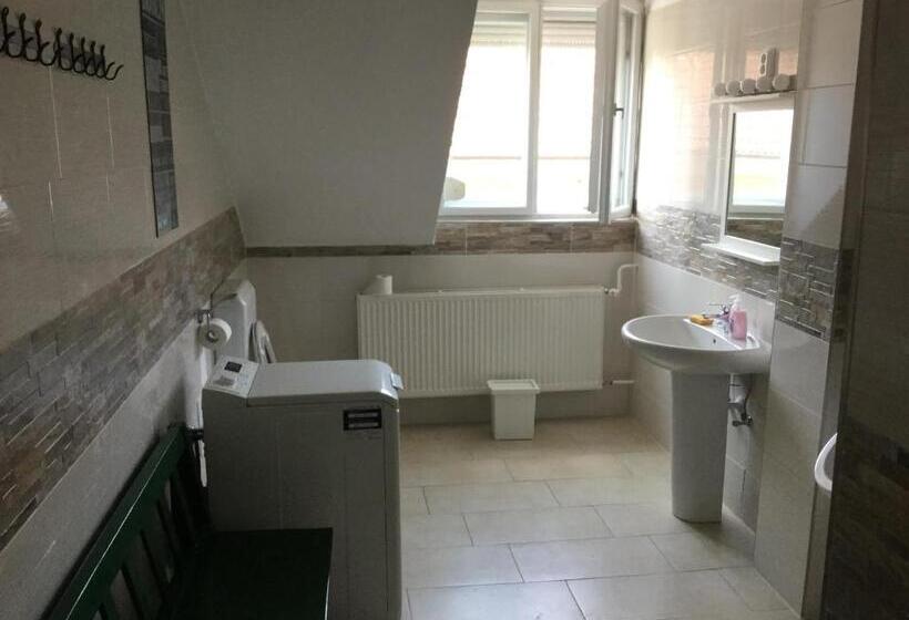Номер Стандарт Трехместный, Avas Apartman