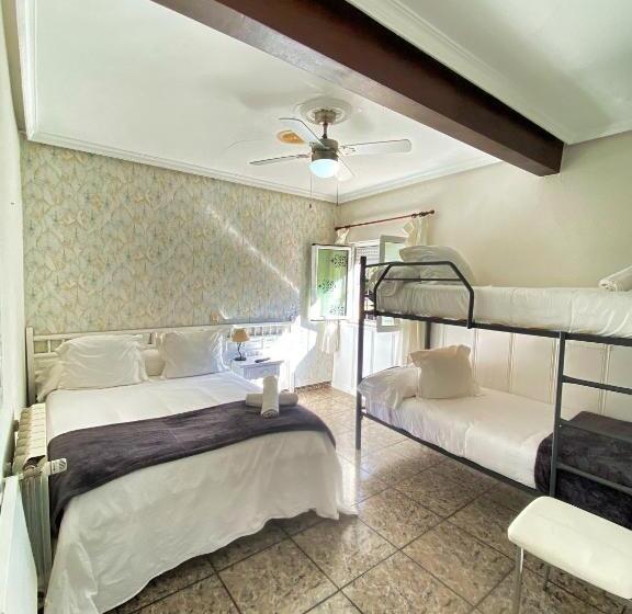 Habitació Quàdruple Estàndard, Hospedaje Javier   Alojateisla