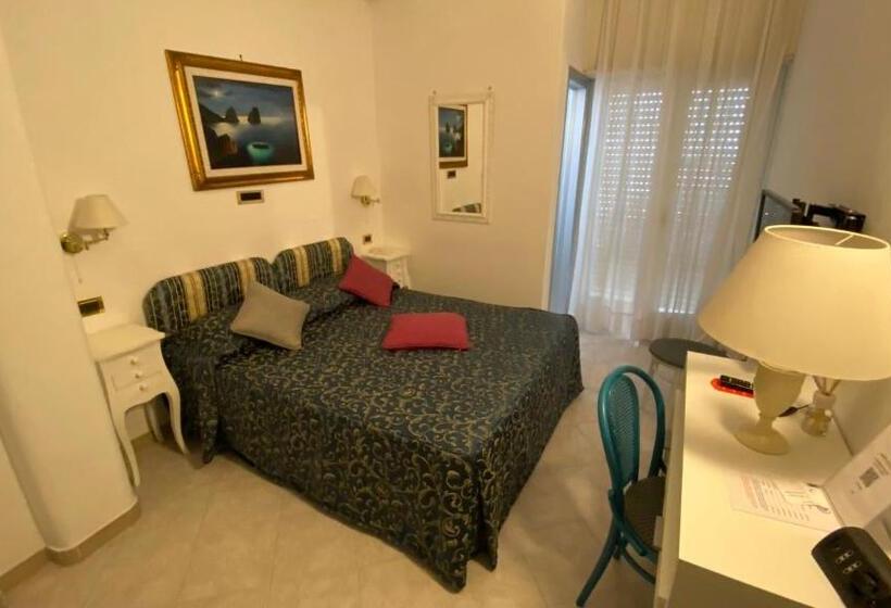 标准间, Capri Bougainville