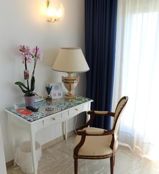 Suíte Júnior, Capri Bougainville