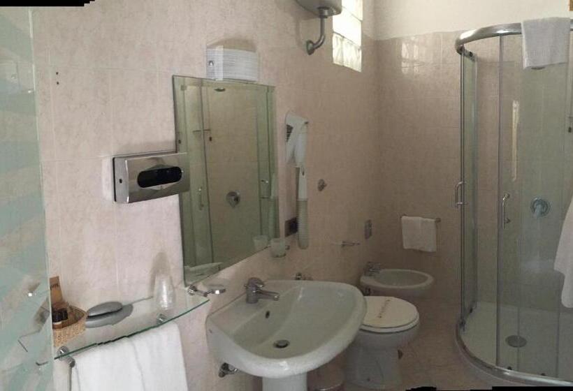 Quarto Triplo Estandar Interior, Capri Bougainville