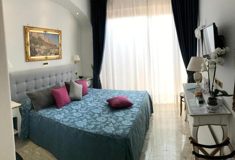 豪华房间, Capri Bougainville
