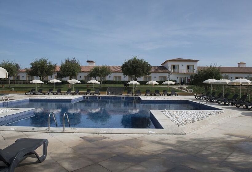 Семейный Номер Вид на Бассейн, Vila Galé Alentejo Vineyards