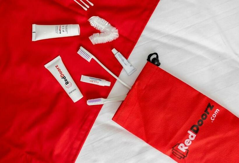 Номер Стандарт, Reddoorz Plus At Hawai Inn Near Mall Of Panakukang