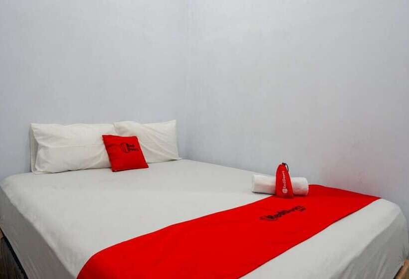 Номер Стандарт, Reddoorz Plus At Hawai Inn Near Mall Of Panakukang