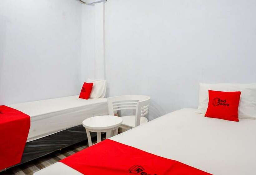 Номер Стандарт, Reddoorz Plus At Hawai Inn Near Mall Of Panakukang