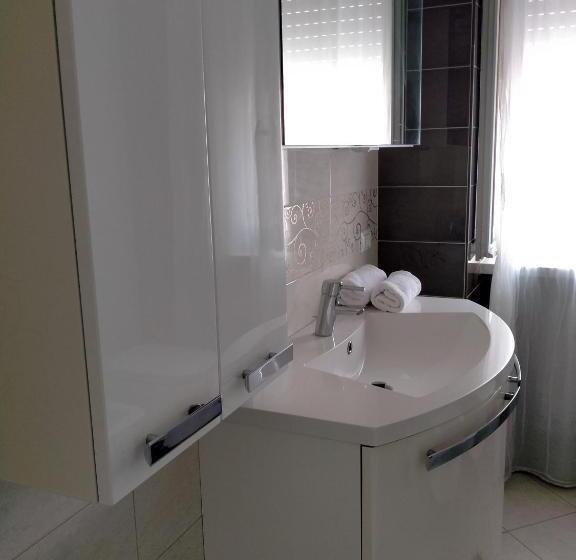 Семейный Номер, B&b Gardasee