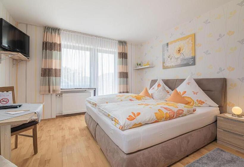 Номер Стандарт с Балконом, Landhaus Heimisch Bed & Breakfast