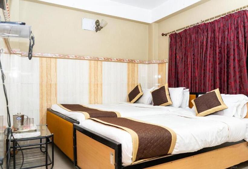 Standard Trippelrum, Tirupati Lodge Njp
