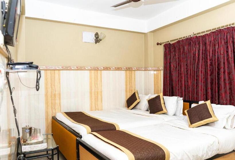 Standard Trippelrum, Tirupati Lodge Njp